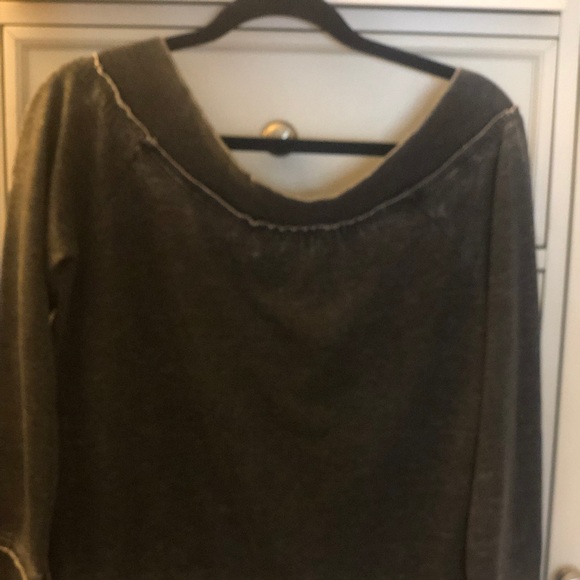 Over shoulder sweatshirt - Picture 2 of 5